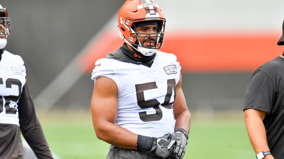 Titans select LB Olivier Vernon in PFF's 2012 NFL re-draft