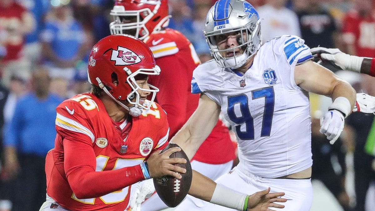 Ranking NFL teams' odds of going first to worst in 2025 season