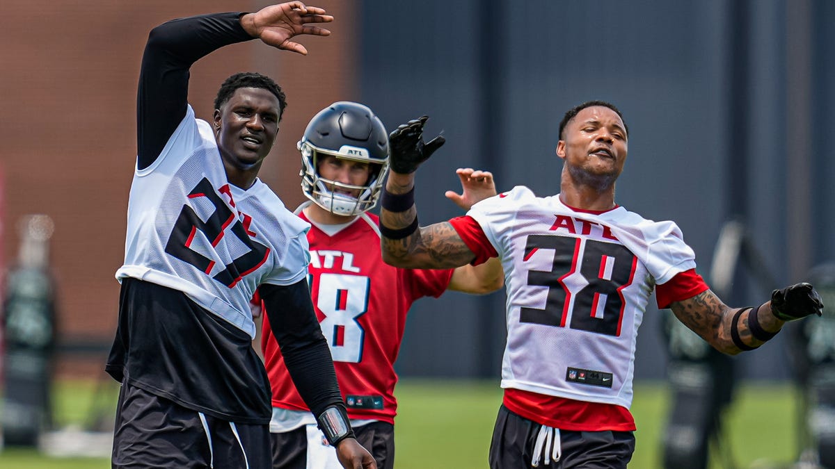 Training camp reporting dates for rookies, veterans