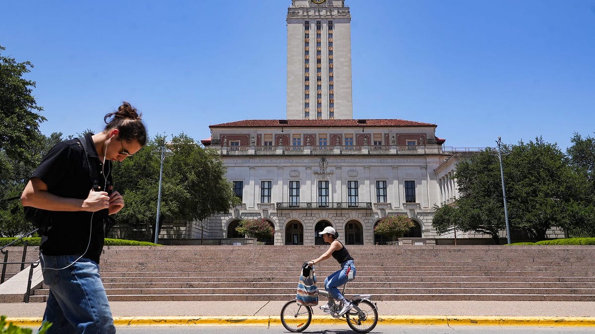 More Texans, first-gen students are applying to college. Here’s why.