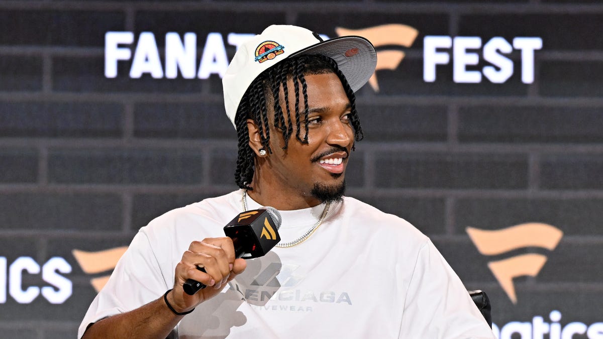 Jayden Daniels' first appearance in Madden NFL 26 using new moves