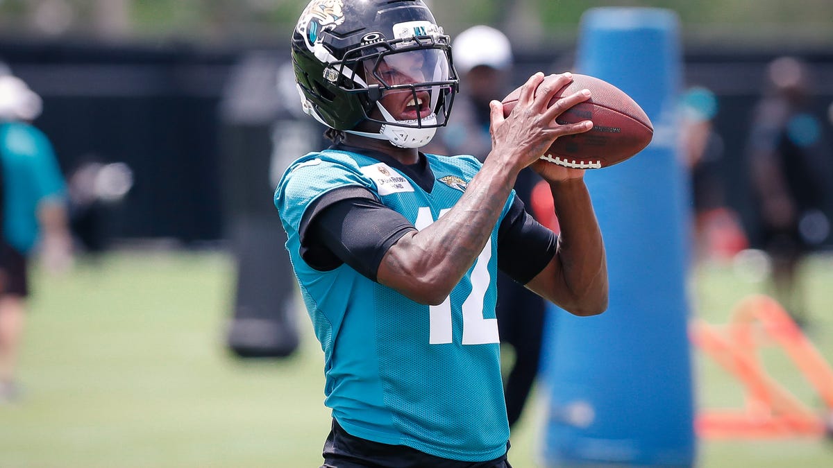 Jaguars announce they've signed first-round pick Travis Hunter