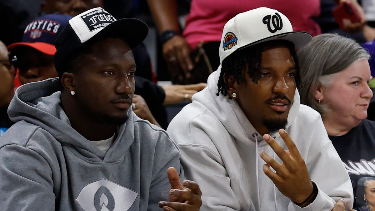 Deebo Samuel can do all the work on screen passes