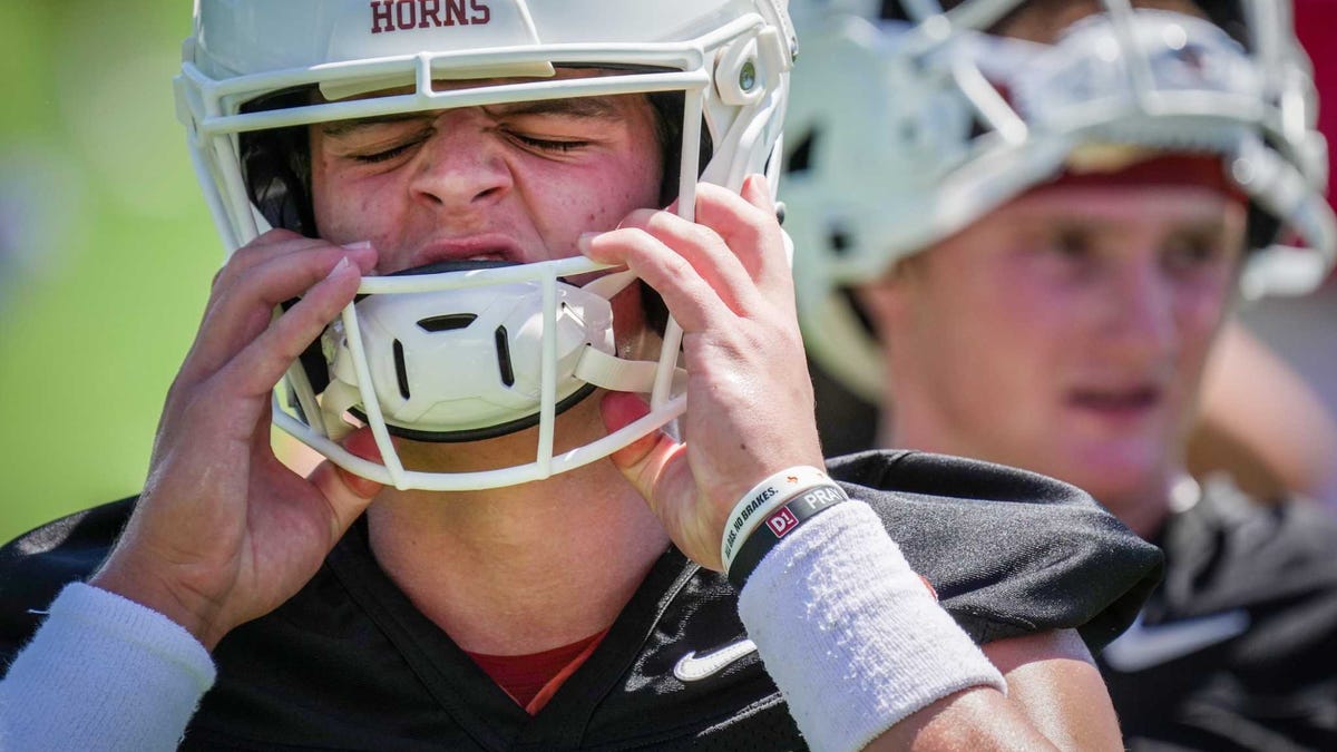 How Arch Manning is learning from Matthew McConaughey