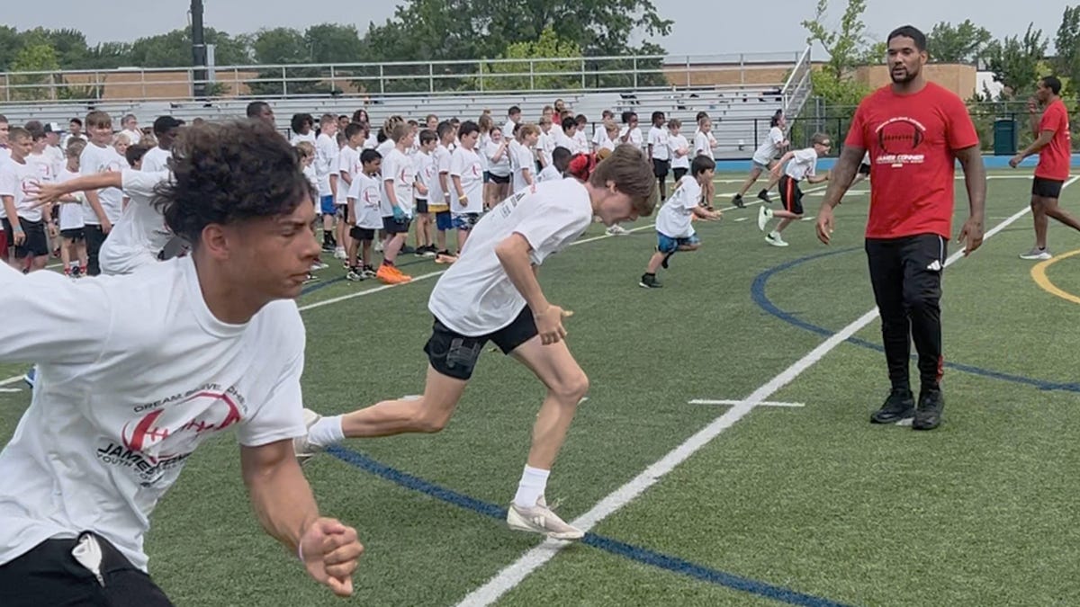 Veteran NFL running back James Conner holds youth camp at McDowell