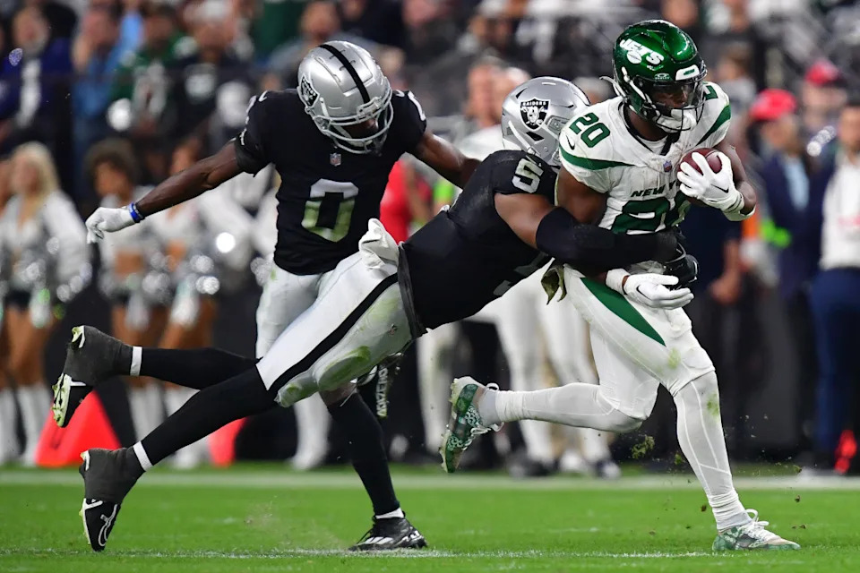 New Atlanta Falcons LB Divine Deablo makes a tackle last year while playing for the Las Vegas Raiders. Gary A. Vasquez-Imagn Images