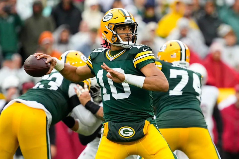 Green Bay Packers quarterback Jordan Love prepares to pass.Jeff Hanisch - USA Today