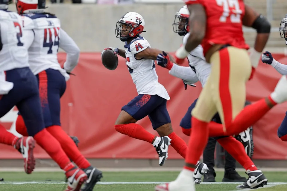 Damon Arnette #26 of Houston Roughnecks returns an interception for a touchdown. Getty Images