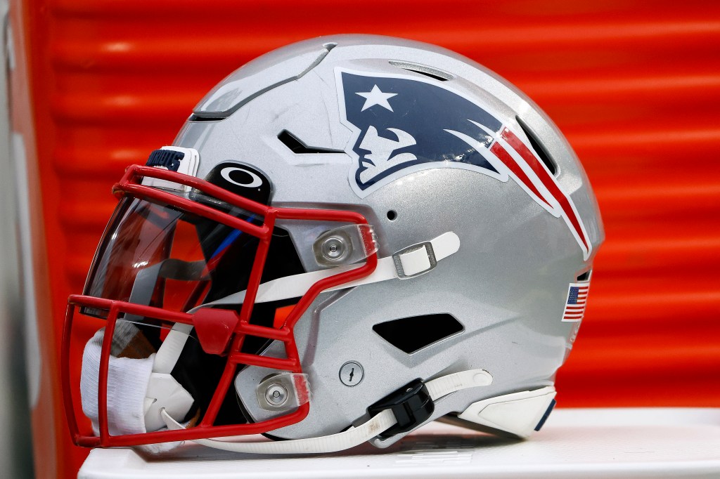Patriots assistant Zak Kuhr guiding defense as interim coordinator in OTAs