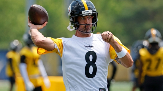 Aaron Rodgers #8 of the Pittsburgh Steelers in action during Minicamp (Getty Images via AFP)