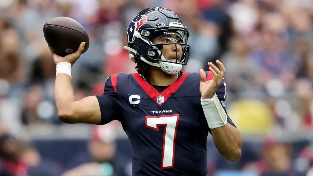 C.J. Stroud throwing a pass