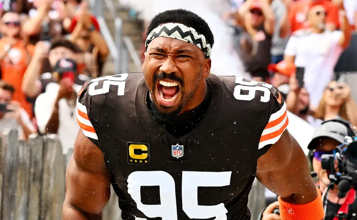 Browns star Myles Garrett reacts emotionally to Nick Chubb’s move to the Texans