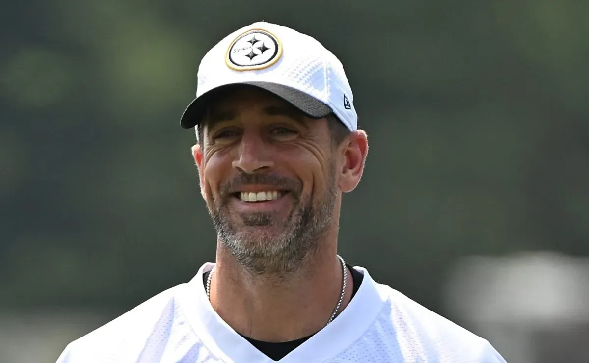 Aaron Rodgers reveals Pittsburgh Steelers' final decision about TJ Watt and his future contract with Pittsburgh