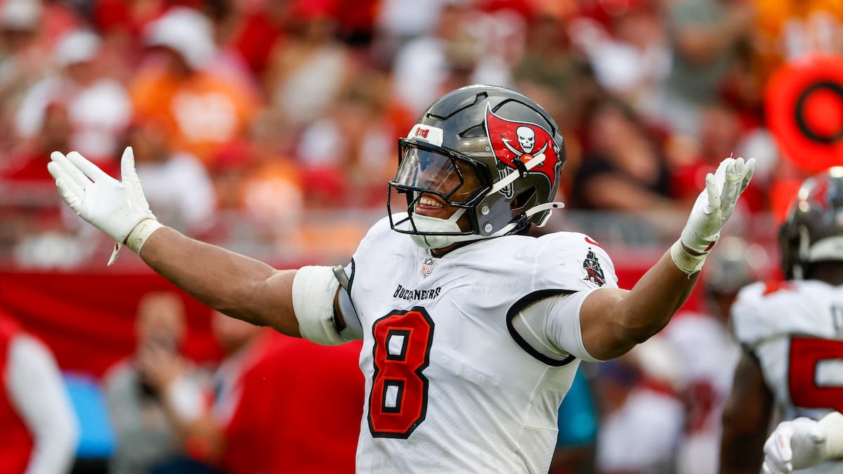 Bucs’ confidence in linebacker SirVocea Dennis is soaring