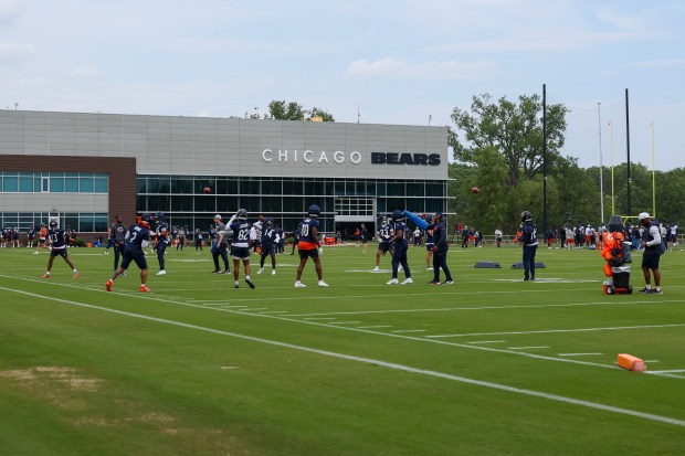 Bears players practice at Halas Hall on Tuesday, June 3, 2025. (Eileen T. Meslar/Chicago Tribune)