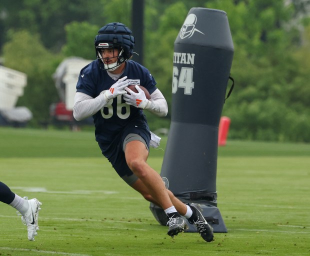 Tight end Joel Wilson runs through drills during Bears minicamp at Halas Hall on June 4, 2025, in Lake Forest. (Stacey Wescott/Chicago Tribune)