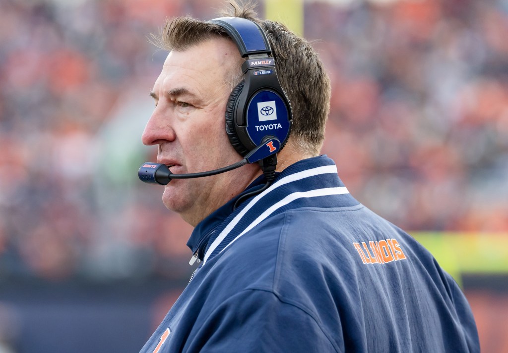 Illinois coach responds to QB's shots at Big Ten