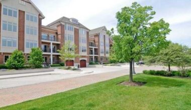 Bears player D.J. Moore sells Lincolnshire condo for $870,000