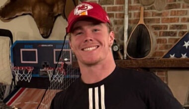 'This can't be real' - Kansas City Chiefs star leaves fans terrified in new picture with his pet alligator