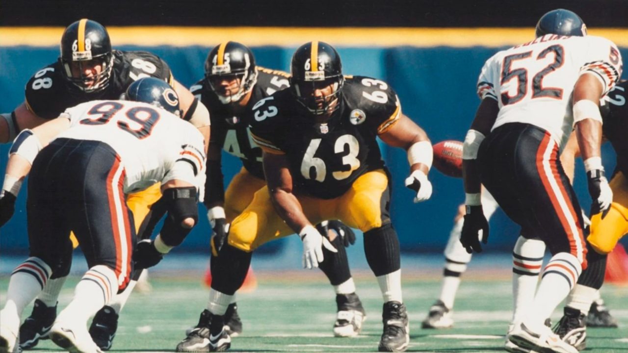 Dermontti Dawson (63) of the Pittsburgh Steelers