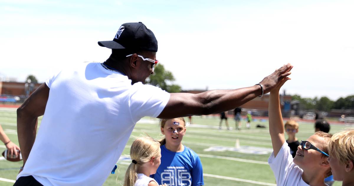 New York Giants safety Tyler Nubin returns to St. Charles to teach kids about football – Shaw Local