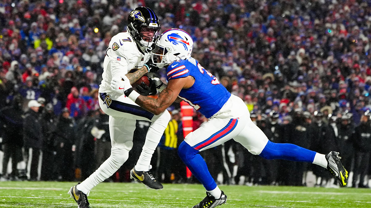 Baltimore Ravens wide receiver Rashod Bateman (7) makes a catch against Buffalo Bills cornerback Rasul Douglas (31) during the second quarter in a 2025 AFC divisional round game at Highmark Stadium.