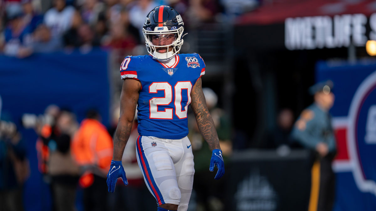 New York Giants running back Eric Gray (20) waits to receive the ball during a kickoff during a game between the New York Giants and the Washington Commanders at MetLife Stadium in East Rutherford on Sunday, Nov. 3, 2024.