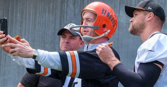 Peyton Manning creates some buzz around potential Bengals throwback jerseys