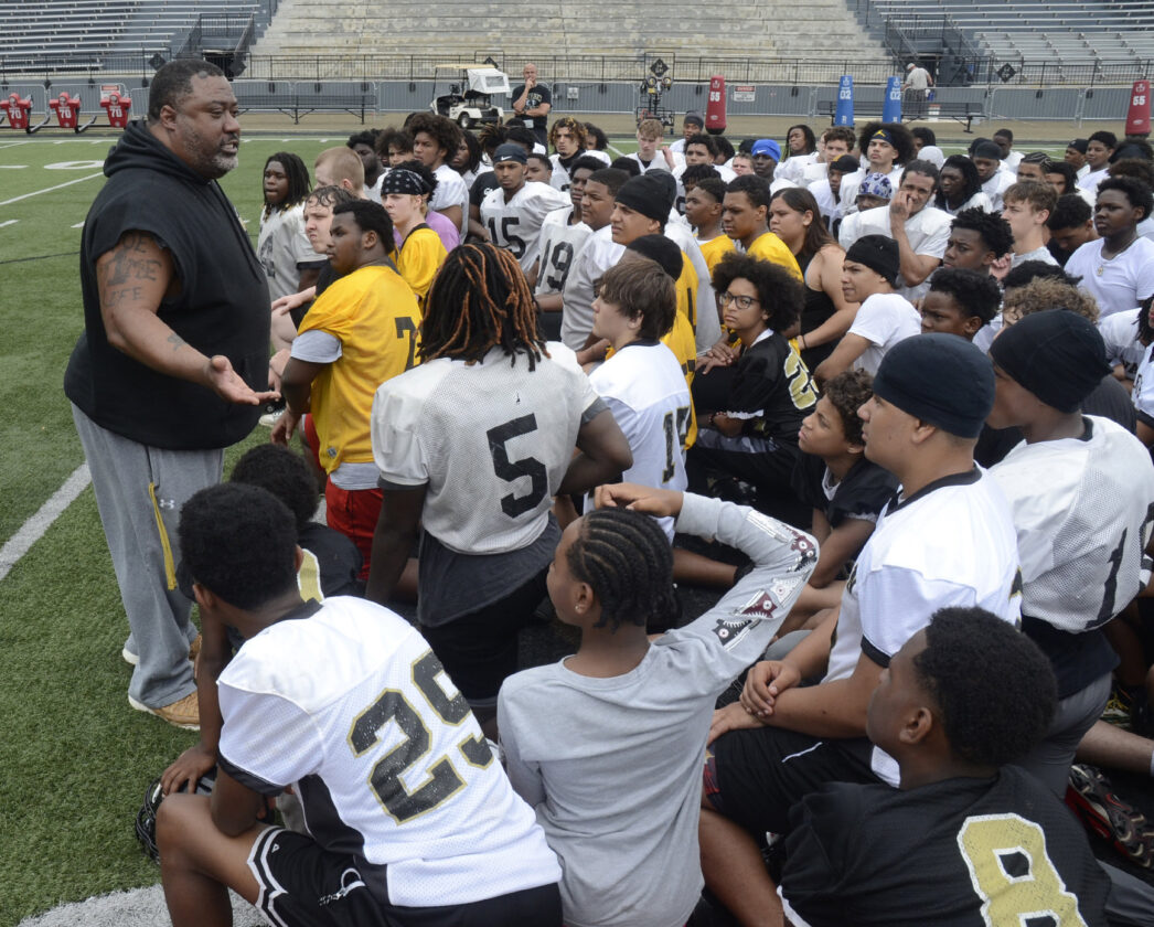 Warren G. Harding hosts 26th annual Frankos Mims-Manoa football camp | News, Sports, Jobs