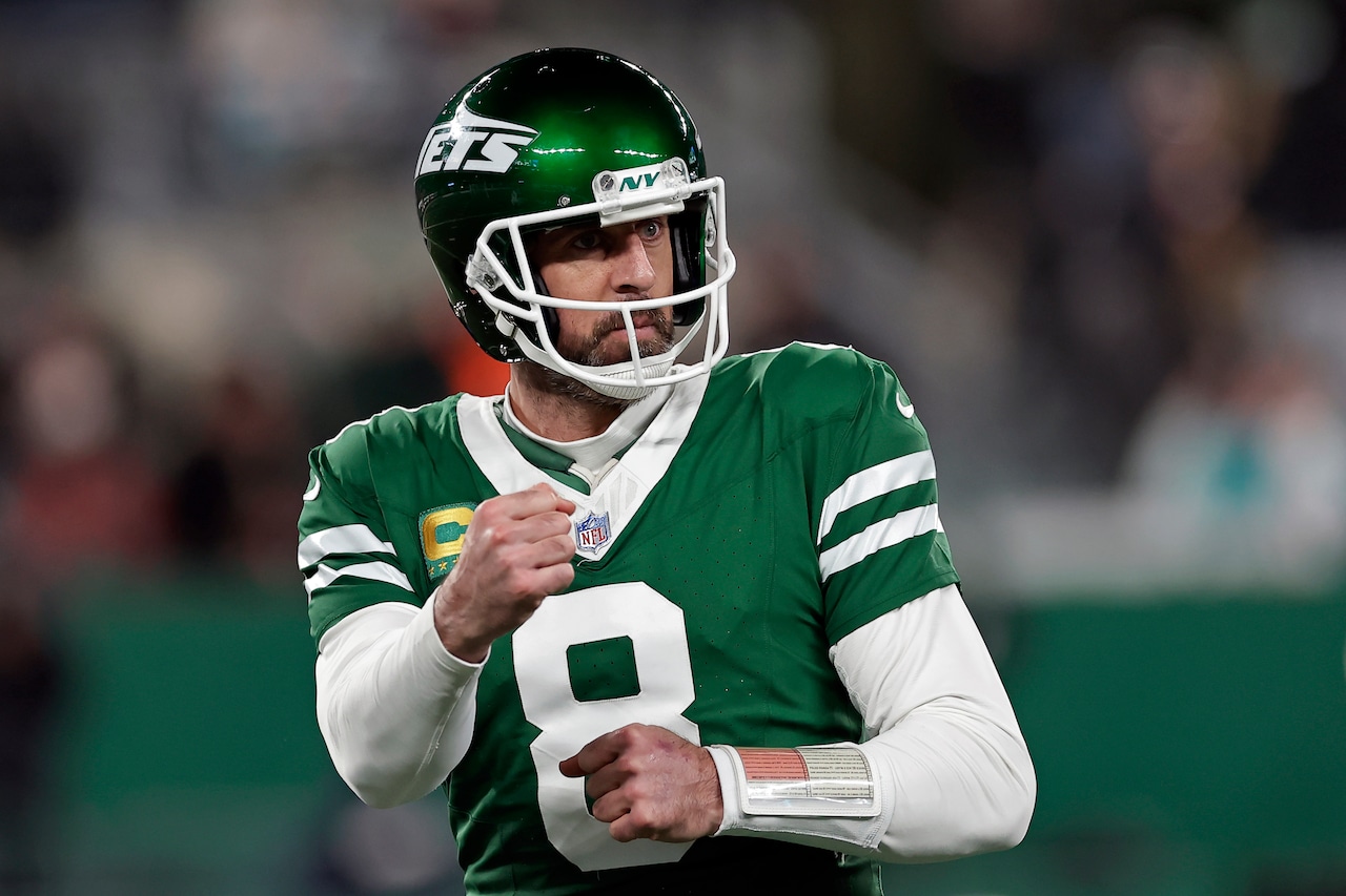 Aaron Rodgers’ friend Allen Lazard has doubts about playing with QB again