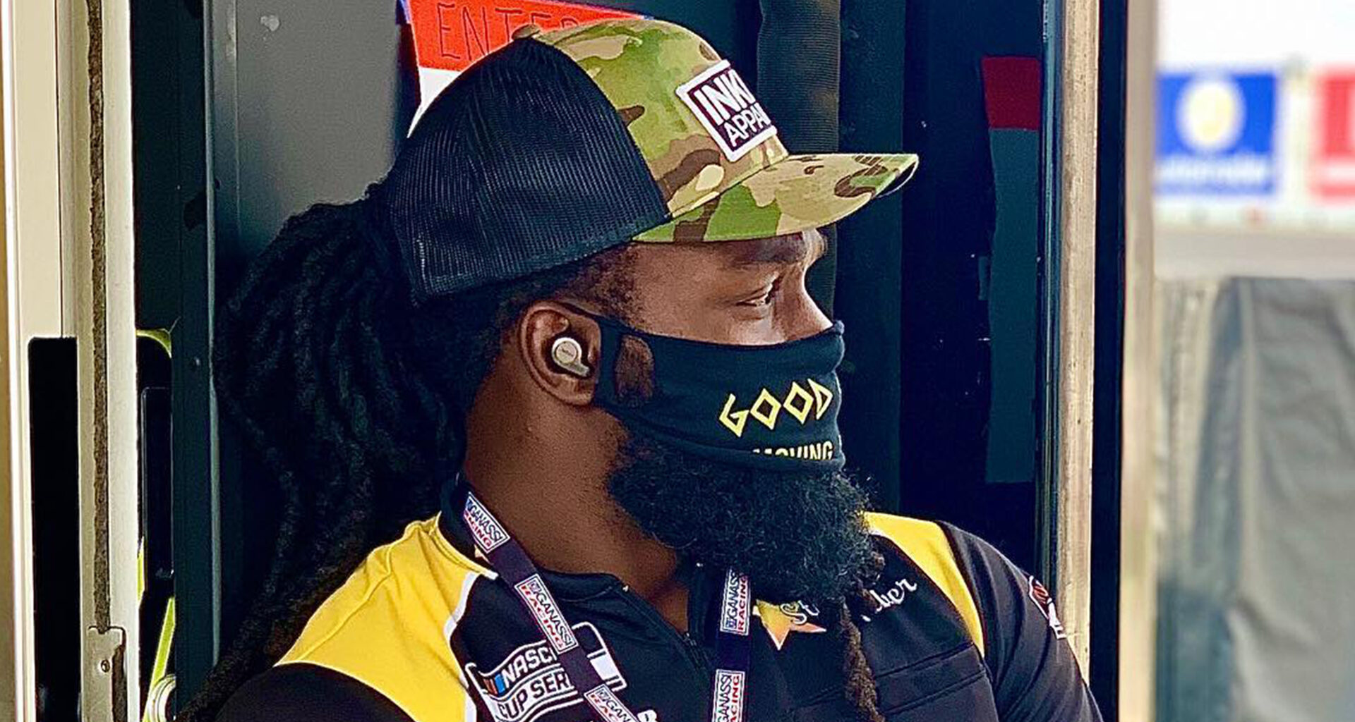 Forgotten Pittsburgh Steelers star unrecognizable in his very different career as Nascar mechanic