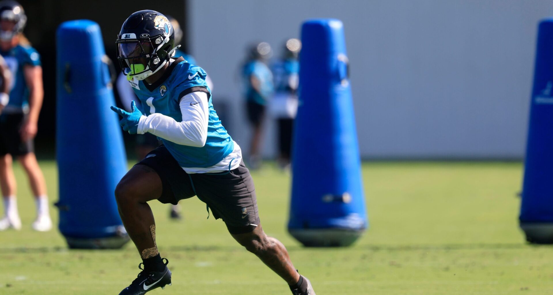 Panthers, Jaguars Linked In Travis Etienne Trade Rumor