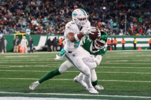 Jonnu Smith Steelers Trade