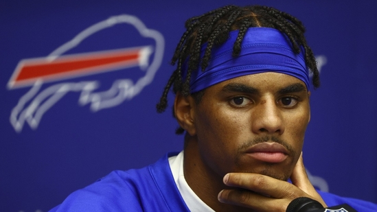 Bills WR Keon Coleman has insane basketball skills.(AP)