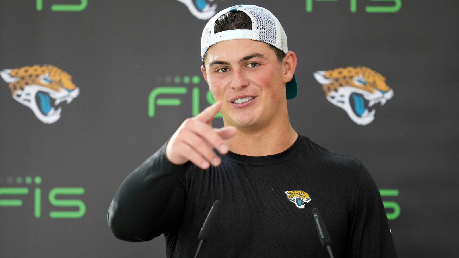 Louis Rees-Zammit eyeing rugby return if he fails to realise NFL dream : Planet Rugby