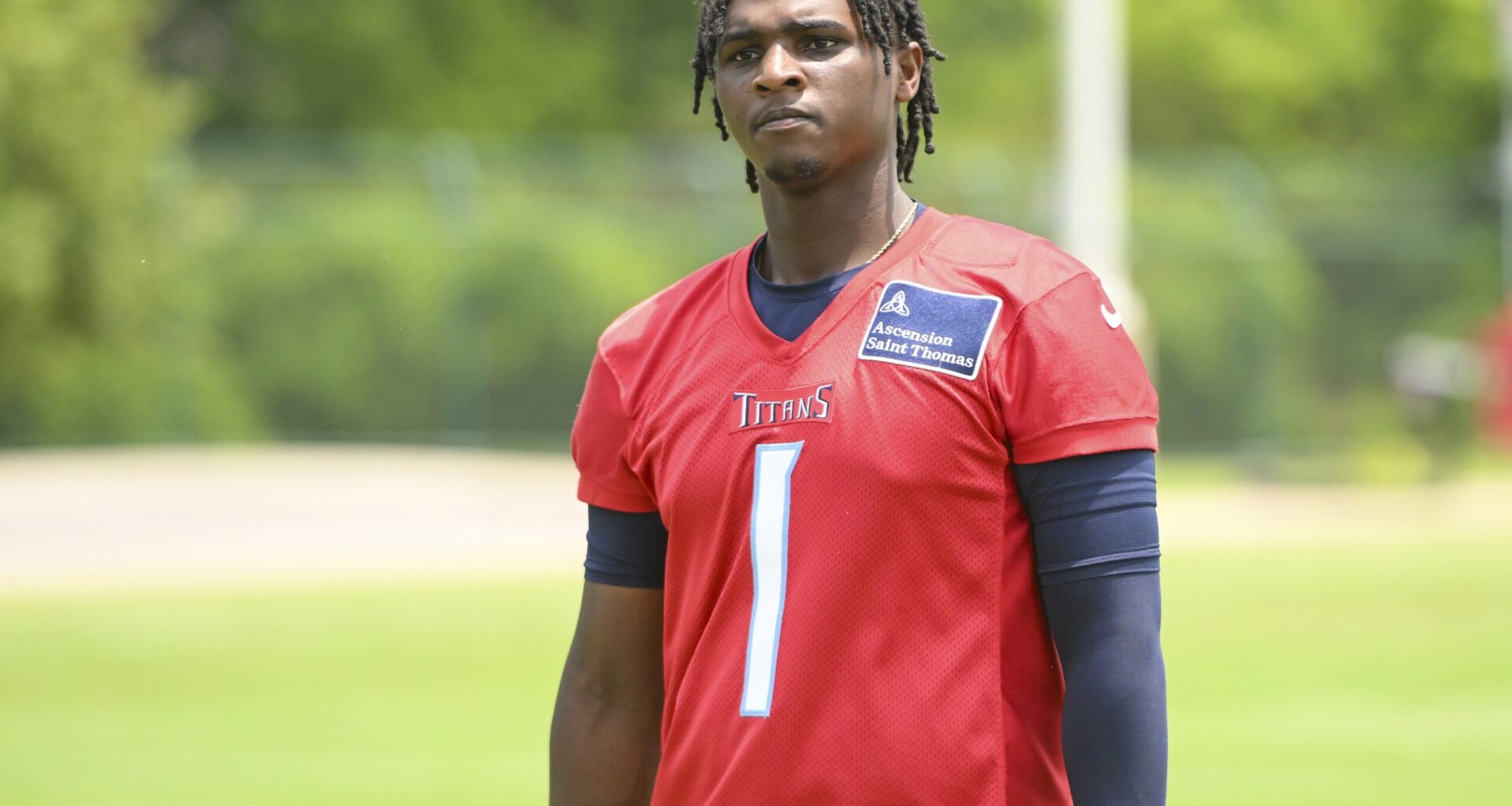 Tennessee Titans quarterback Cam Ward (1) walks off the field during minicamp at Nissan Stadium.