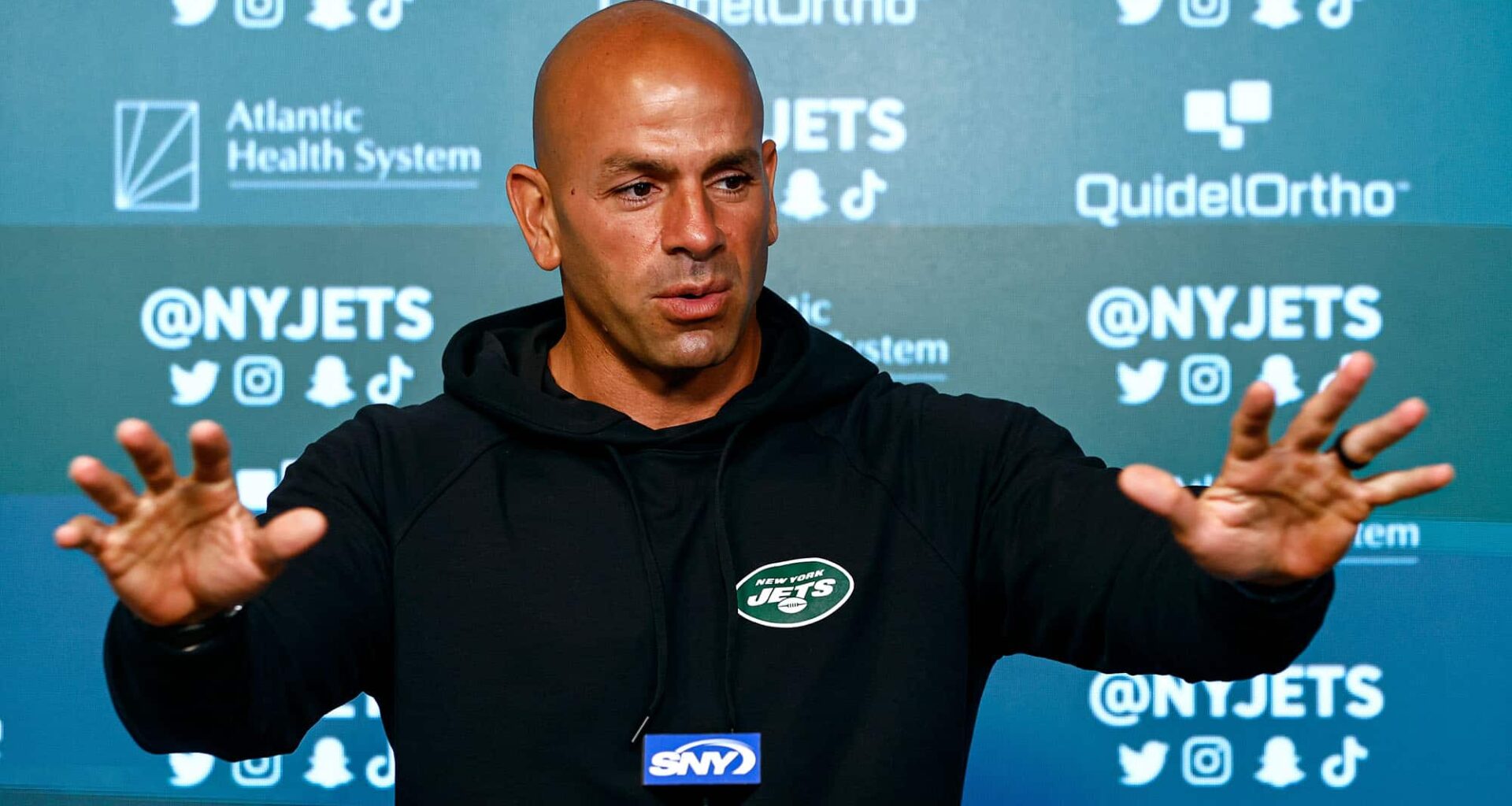 NY Jets' Aaron Glenn gives props to Robert Saleh for one thing