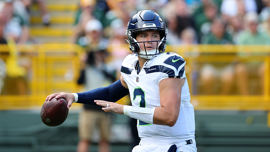 Seattle Seahawks QB Drew Lock 2023 preseason game Green Bay Packers...