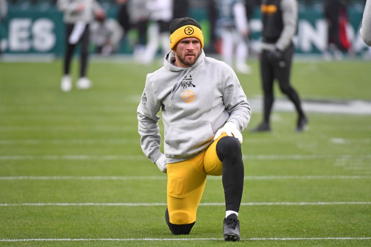 Trey Hendrickson Isn't Only Pass Rusher The Bears Are Monitoring