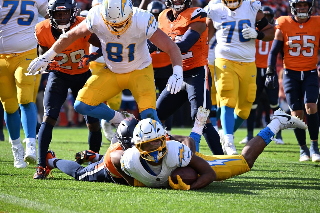 Broncos sign ex-Chargers RB J.K. Dobbins to one-year deal, source confirms