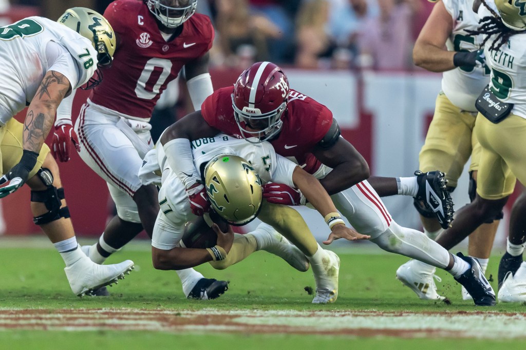 Broncos' Que Robinson driven to support daughter after father's suicide