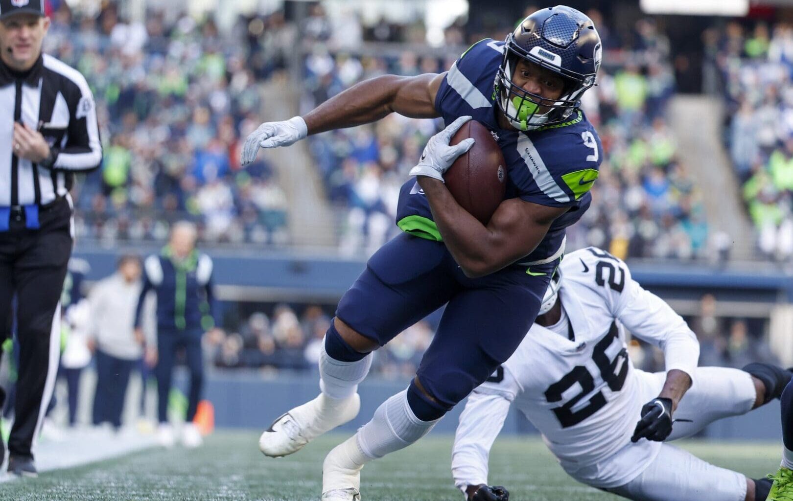 NFC Notes: Kenneth Walker, Christian McCaffrey, 49ers, Cardinals, Seahawks