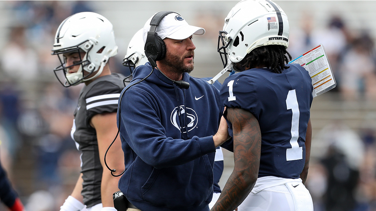 Penn State Nittany Lions head coach James Franklin shakes hands with Oregon Ducks head coach Dan Lanning in the 2024 Big Ten Championship game at Lucas Oil Stadium. (Mandatory Credit: Robert Goddin-Imagn Images)