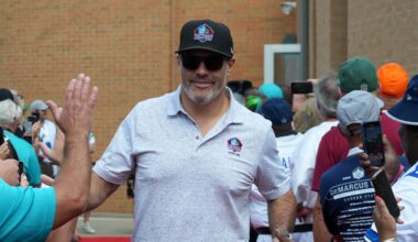 Steve Hutchinson and Bobby Wagner Celebrate Seahawks' Legacy in NFL