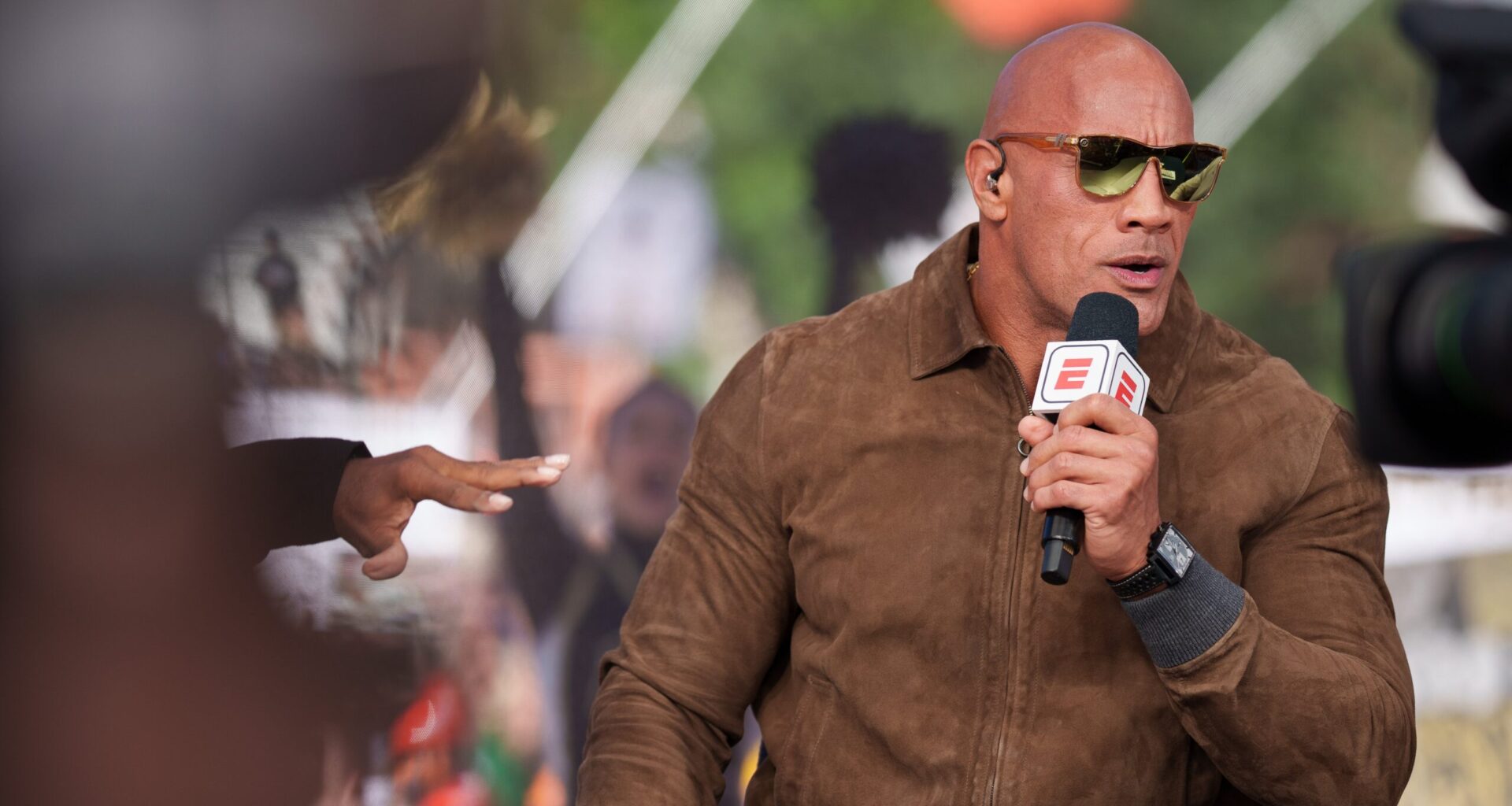 Warren Sapp Reveals Emotional NCAA Journey of Dwayne Johnson