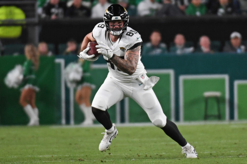 49ers Notes: Farrell, Pinnock, Huff, Lenoir