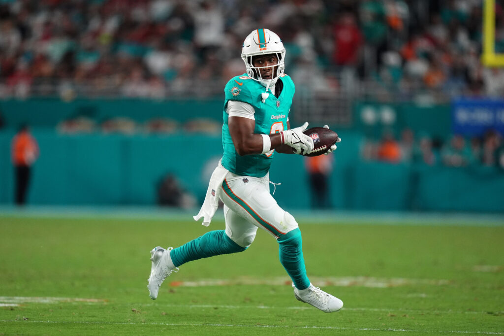 Dolphins, Steelers Resume Talks On Jonnu Smith; TE Has Discussed Miami Extension