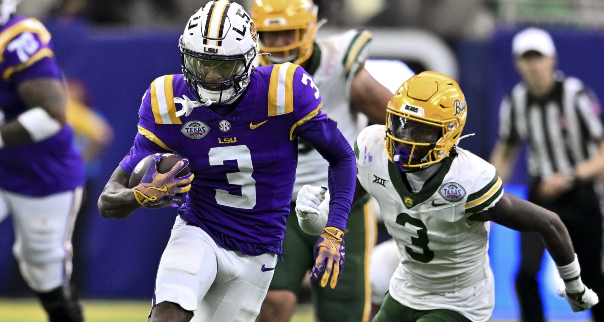 Syndication: The Daily Advertiser