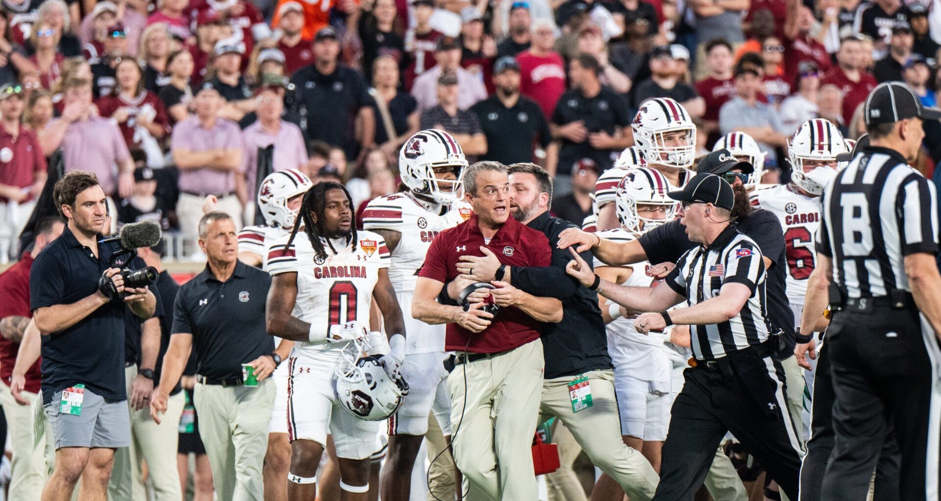 Shane Beamer Faces High-Stakes Challenge with South Carolina Quarterback