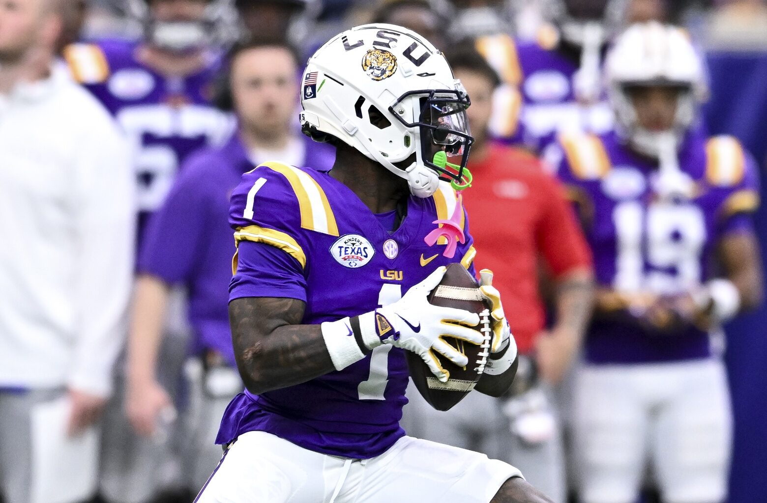 Aaron Anderson Sparks Commanders' Interest in 2026 NFL Draft